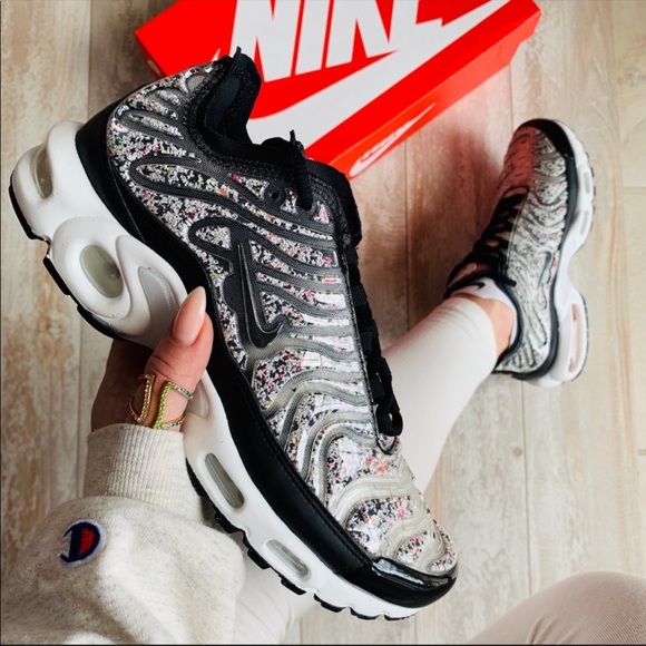 Nike Shoes - NWT Nike Air Max Plus LX Rare